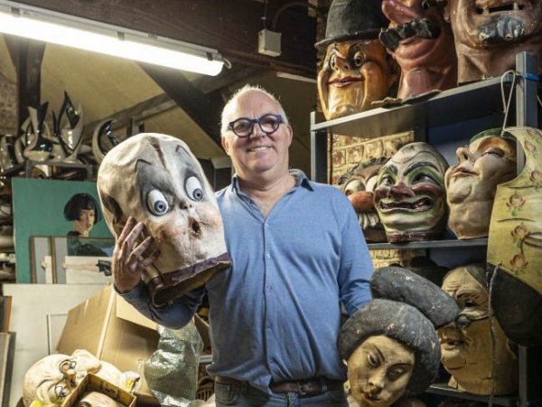 Maskers maken (foto: Hendrik De Schrijver)