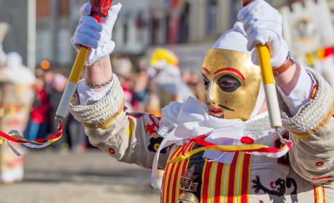 Maskers maken (foto: Gert Swillens)